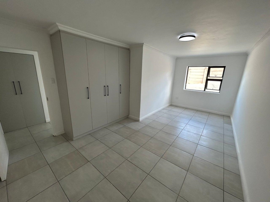 5 Bedroom Property for Sale in Wavecrest Eastern Cape